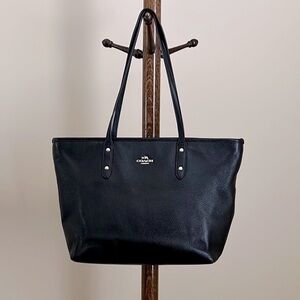 EUC Coach Zip Tote.Laptop Bag - Black Pebble ALL Leather - Mid 2000s - EUC